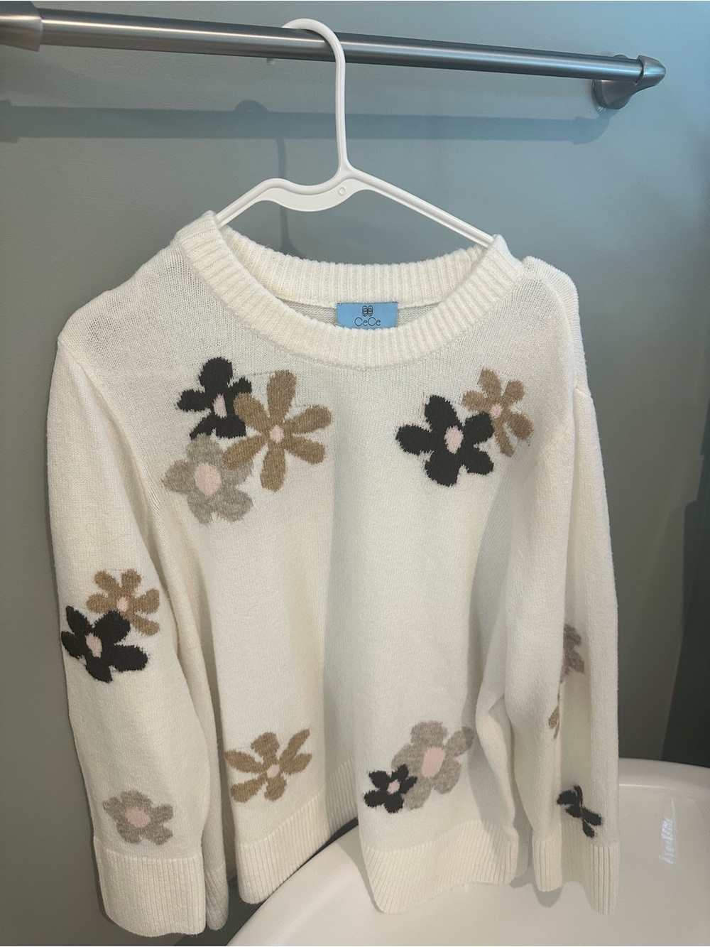 CeCe Cream Floral Crewneck Sweater - cream